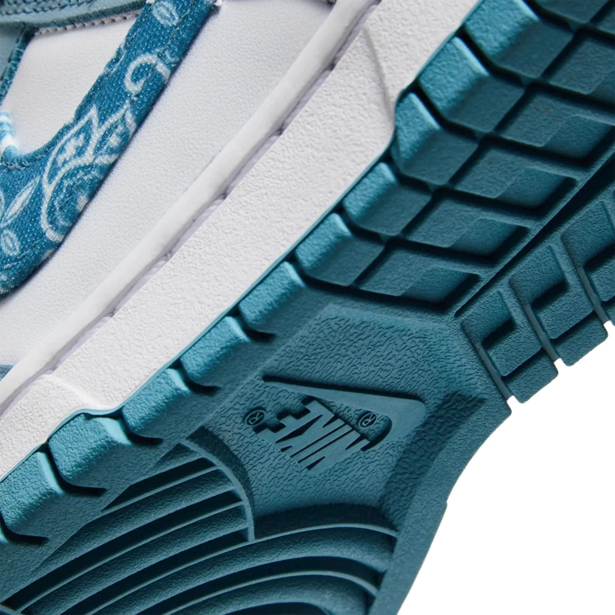 Nike Dunk Low Blue Essential Paisley Pack (W) Sneakers