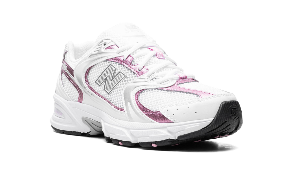 New Balance 530 White / Pink Sneakers