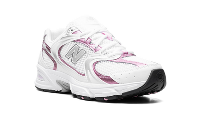 New Balance 530 White / Pink Sneakers