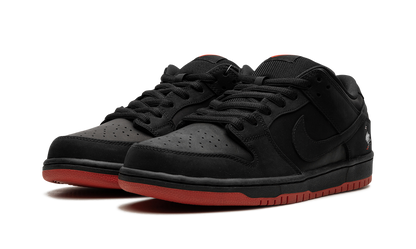 Nike Dunk Low Black SB Pigeon Sneakers