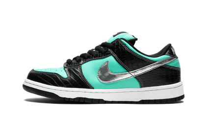 Nike Dunk Low Diamond Supply Co. Sneakers