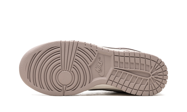 Nike Dunk Low Diffused Taupe Sneakers