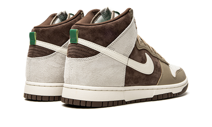 Nike Dunk High Light Chocolate Sneakers