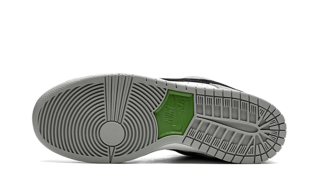 Nike Dunk Low SB Chlorophyll Sneakers
