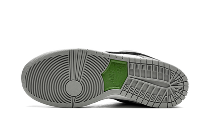 Nike Dunk Low SB Chlorophyll Sneakers