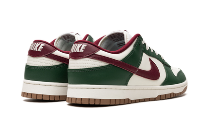 Nike Dunk Low Green Gorge Sneakers