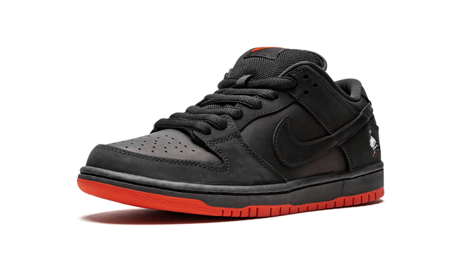Nike Dunk Low Black SB Pigeon Sneakers