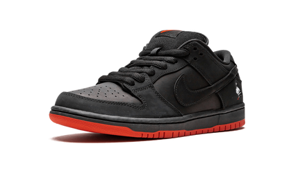 Nike Dunk Low Black SB Pigeon Sneakers