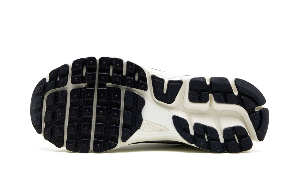 Nike Silver Zoom Vomero 5 Photon Dust Metallic Sneakers
