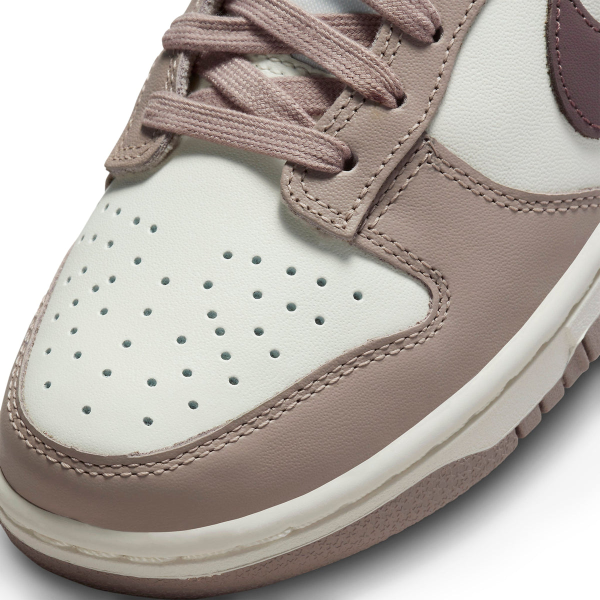Nike Dunk Low Diffused Taupe (W) Sneakers