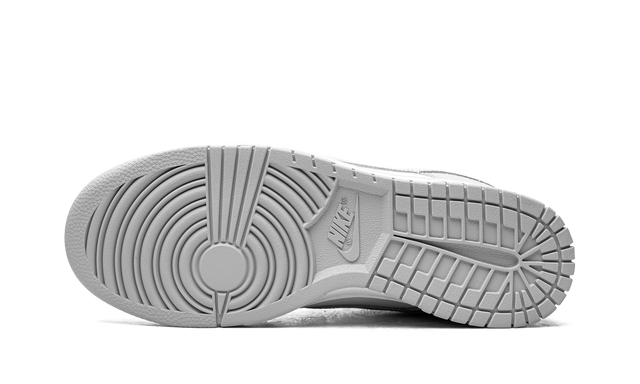 Nike Dunk Low Grey Fog Sneakers