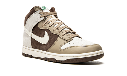 Nike Dunk High Light Chocolate Sneakers