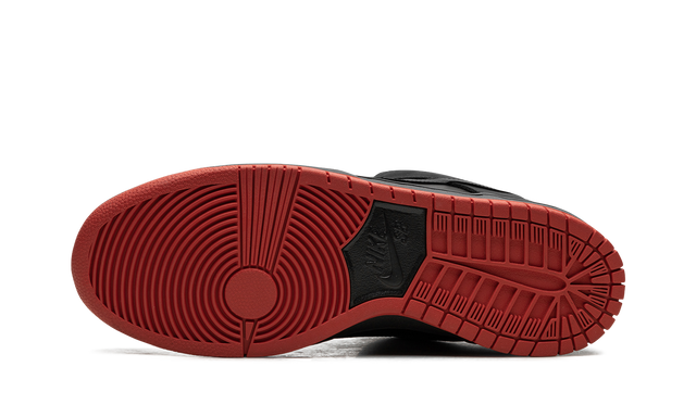 Nike Dunk Low Black SB Pigeon Sneakers