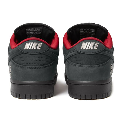 Nike Dunk Low Black Supreme x SB Sneakers