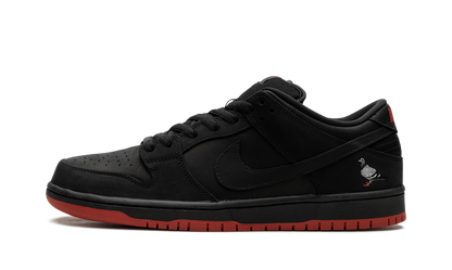 Nike Dunk Low Black SB Pigeon Sneakers