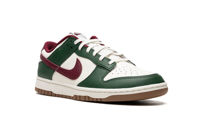 Nike Dunk Low Green Gorge Sneakers