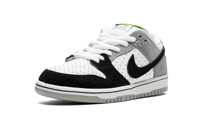 Nike Dunk Low SB Chlorophyll Sneakers