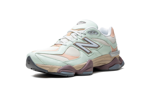 New Balance 9060 Clay Ash Sneakers